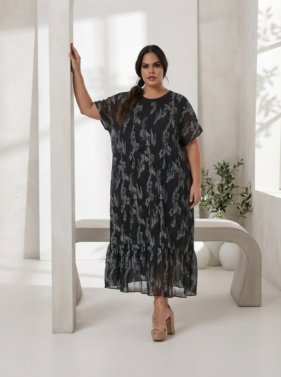 Луксозна рокля в черно Plus size