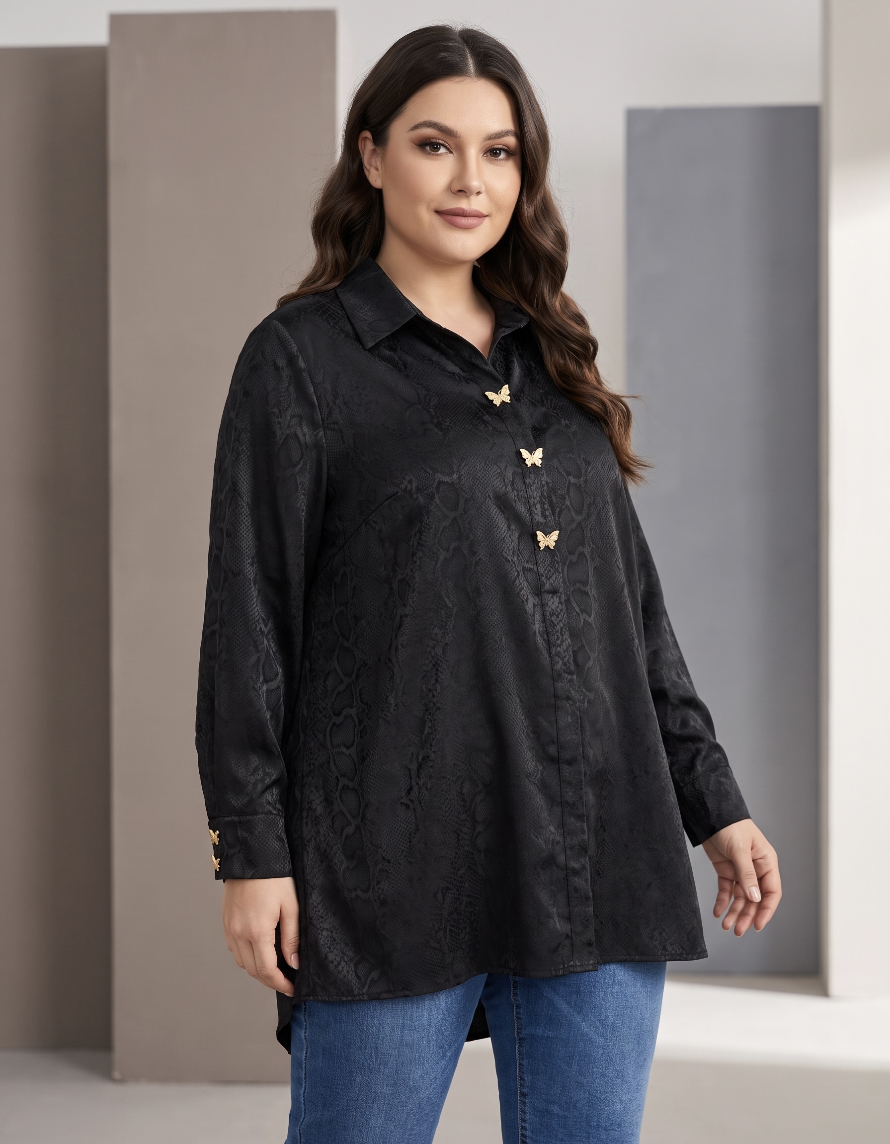 Модерна риза със златни акценти PLUS SIZE 