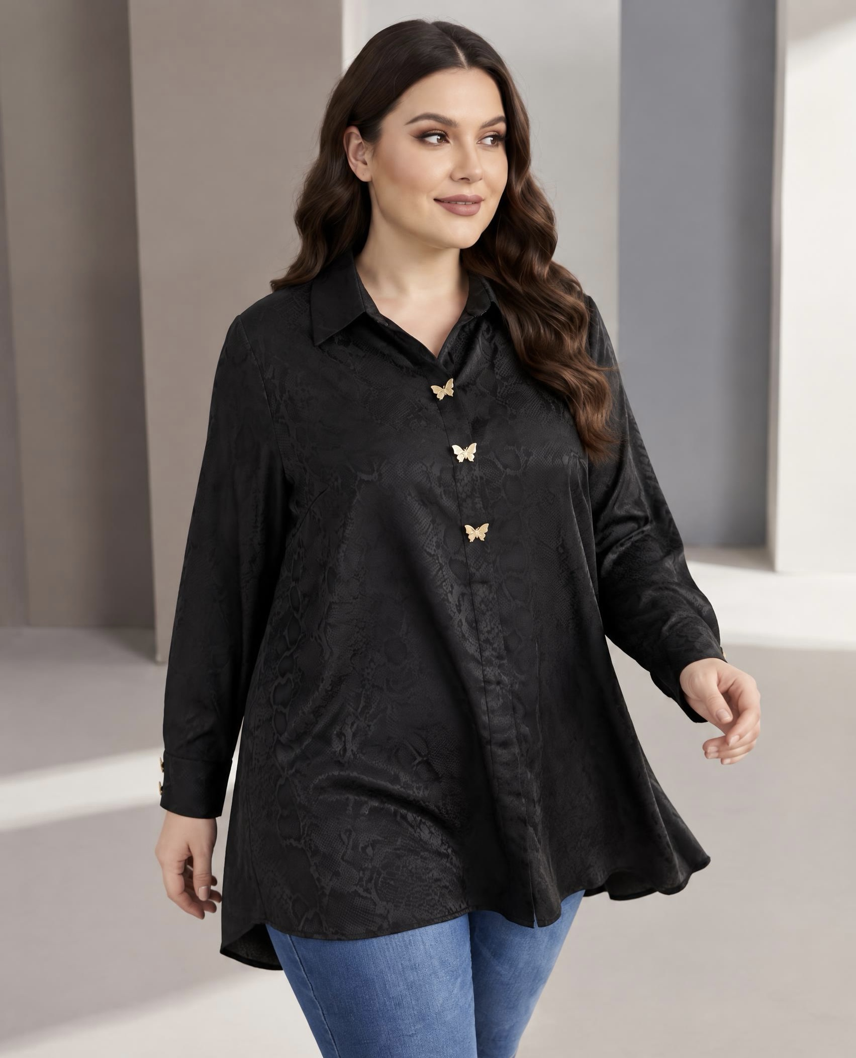 Модерна риза със златни акценти PLUS SIZE 