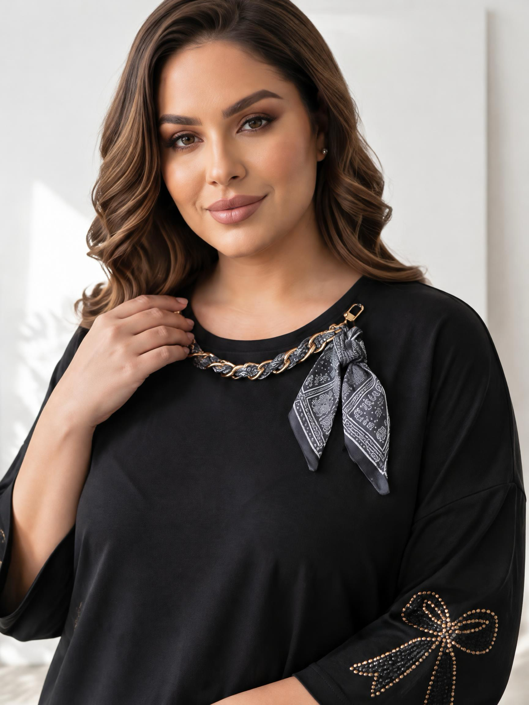 Черна блуза в ефектно колие PLUS SIZE модел 