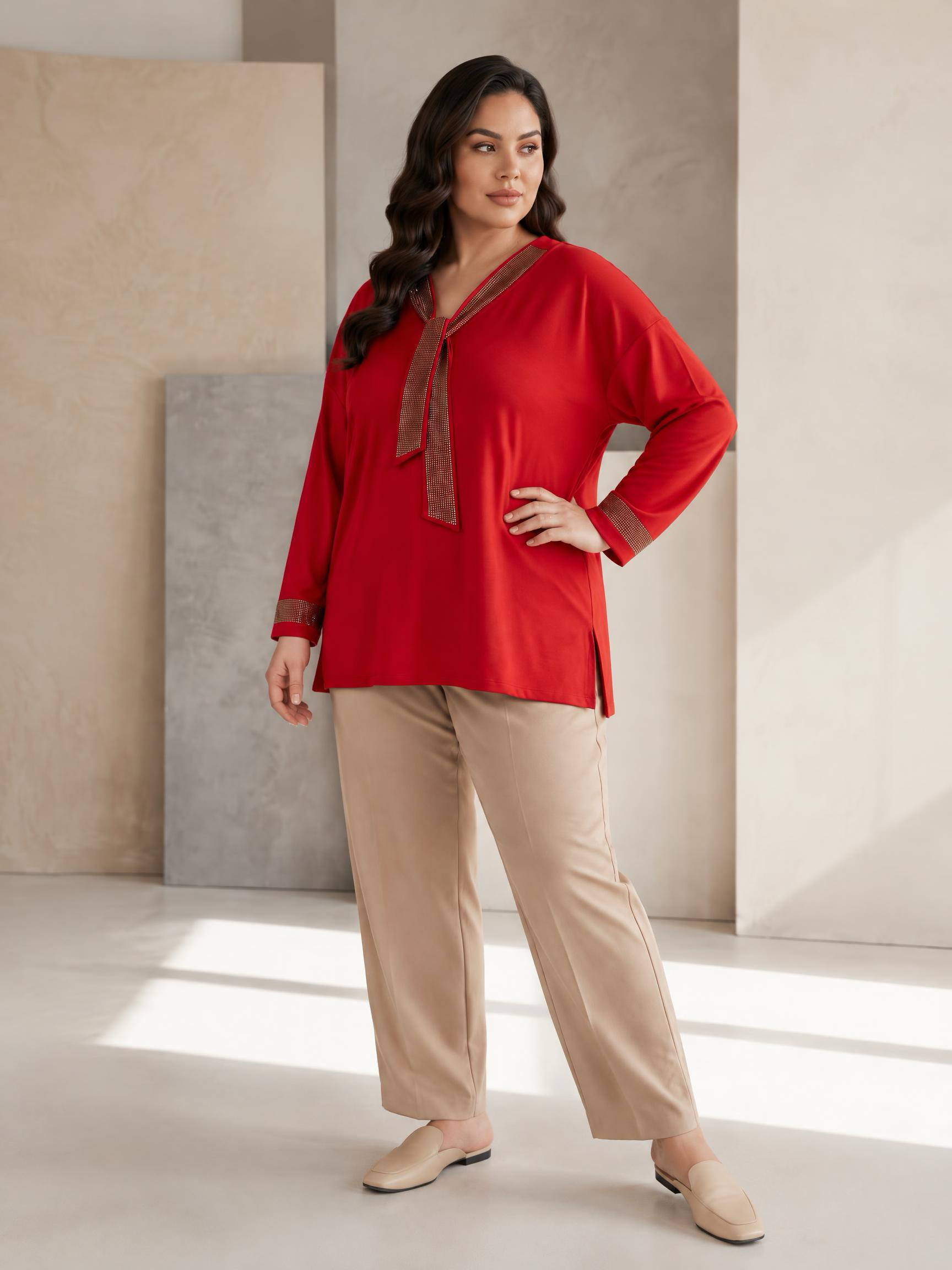 Стилна блуза с красиво деколте PLUS SIZE червено
