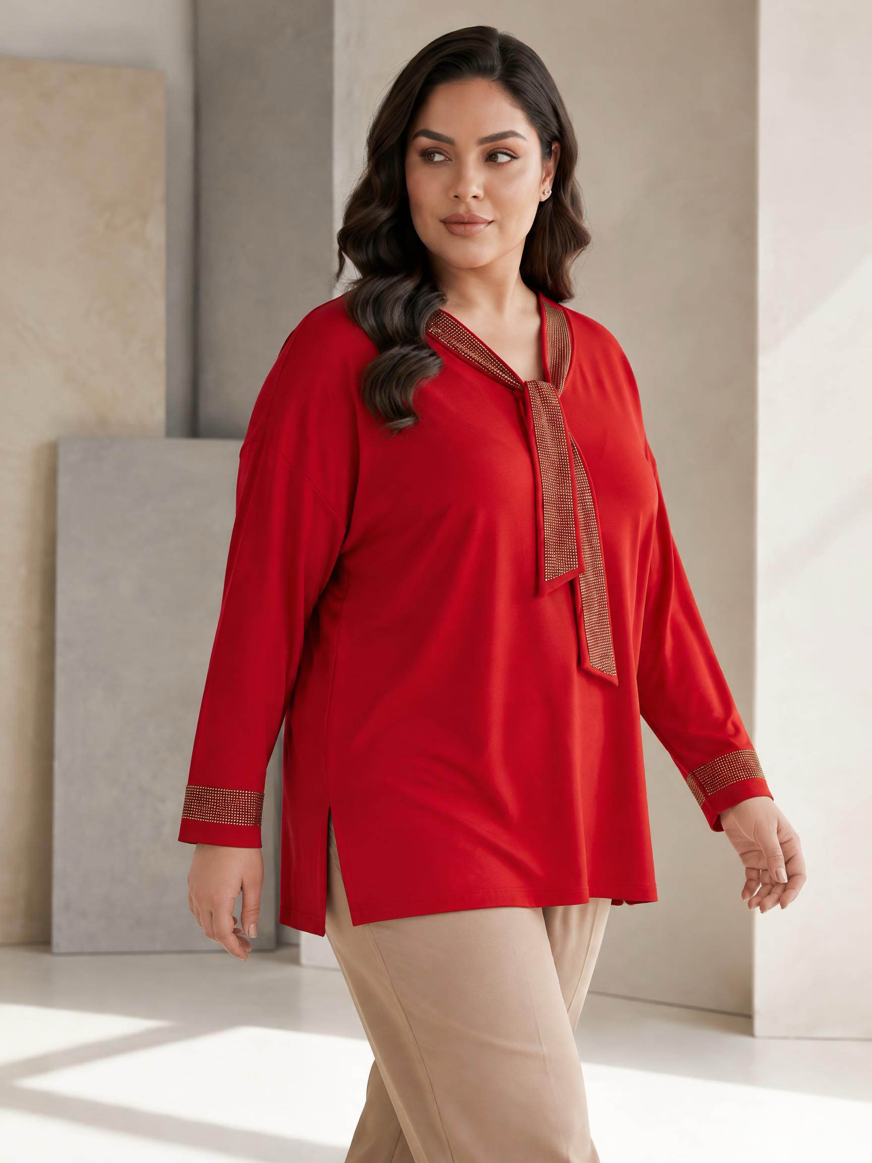 Стилна блуза с красиво деколте PLUS SIZE червено
