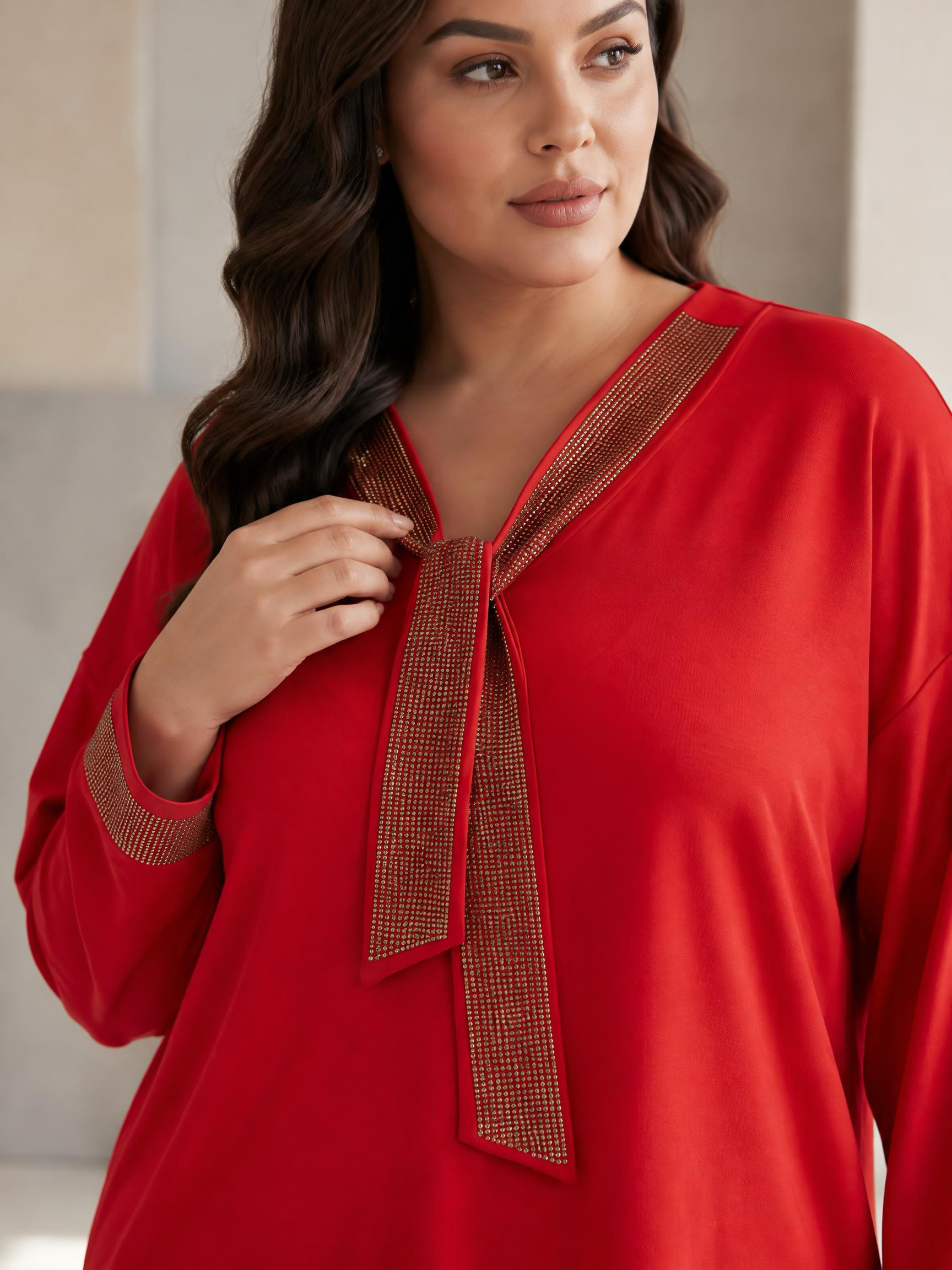 Стилна блуза с красиво деколте PLUS SIZE червено