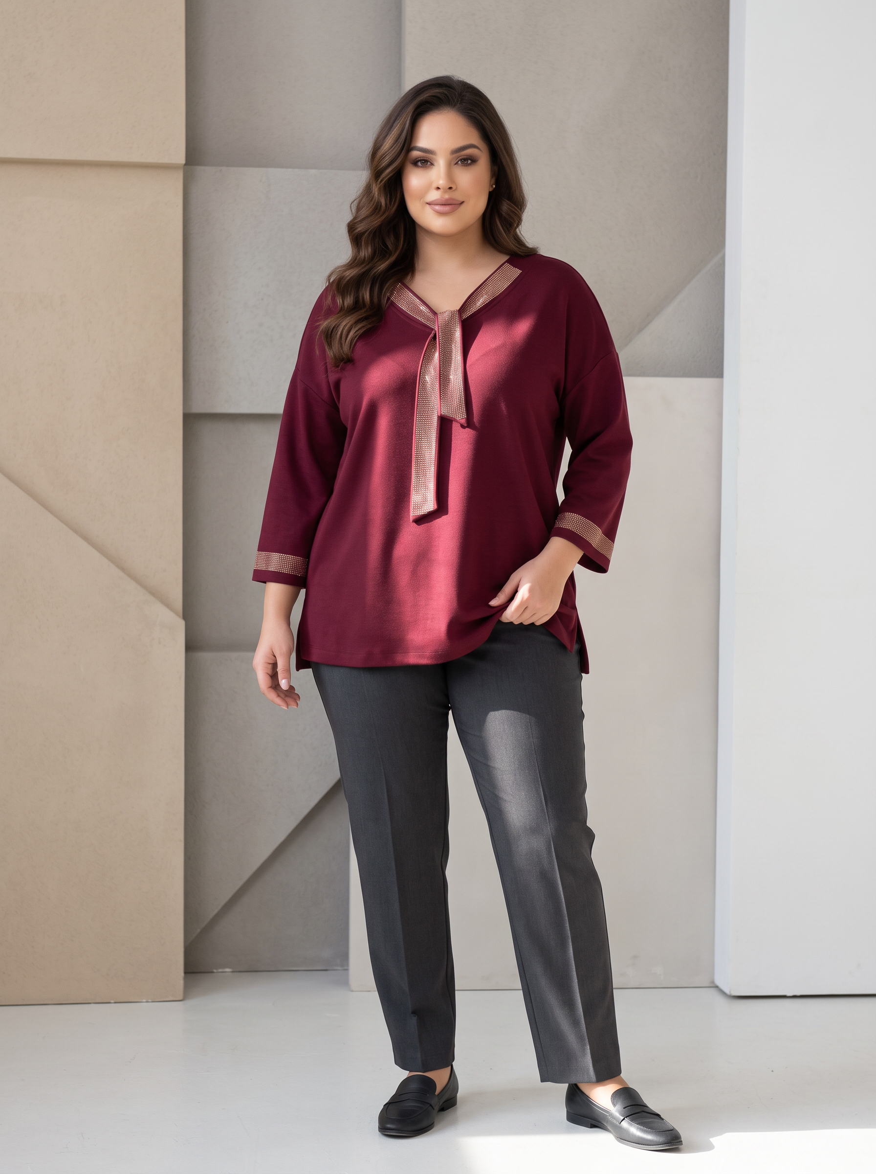 Стилна блуза с красиво деколте PLUS SIZE бордо