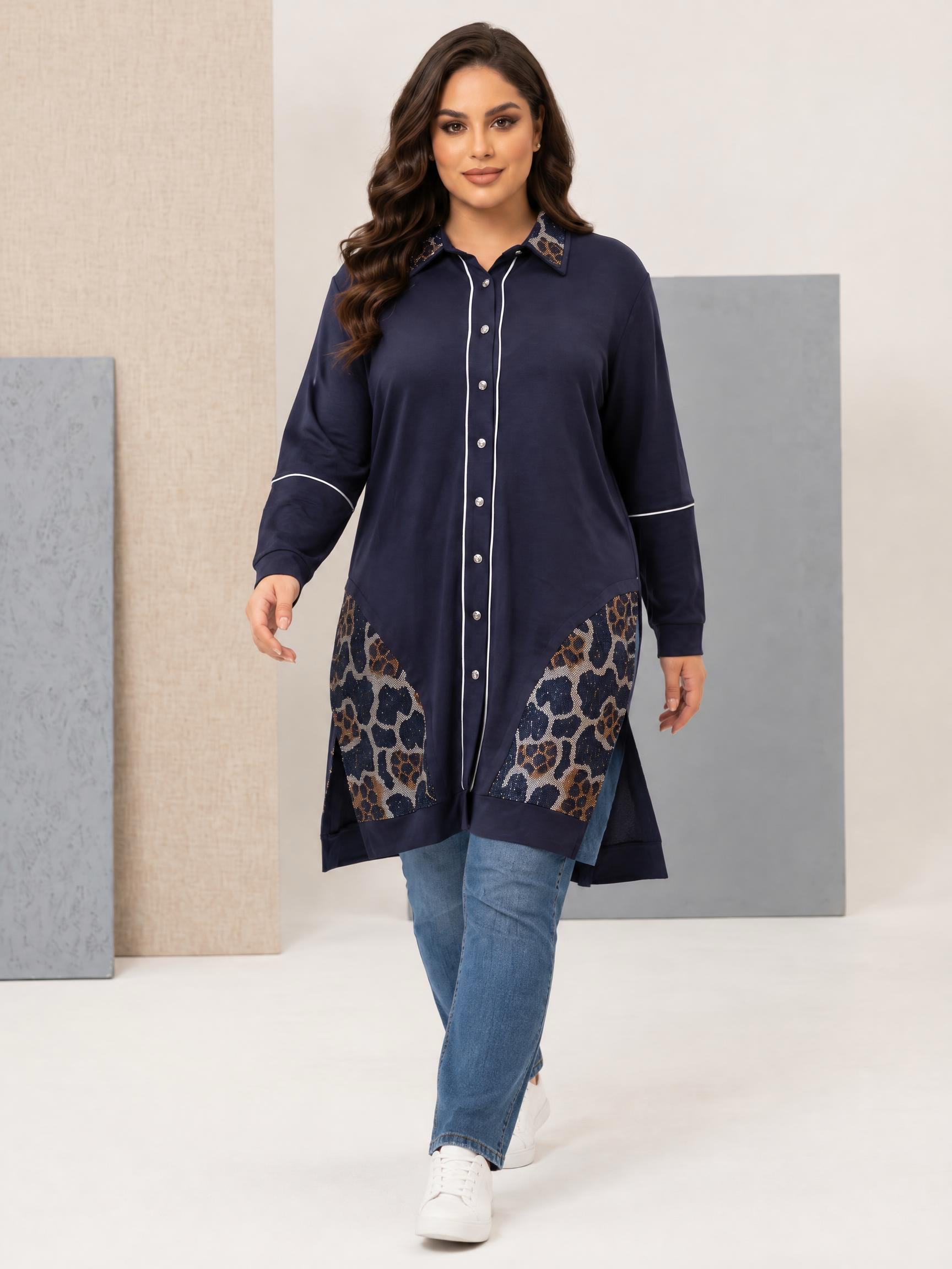 Модерна дълга синя риза с бляскави камъчета Plus size