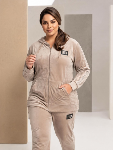 Луксозен комплект от нежно кадифе в шампанско цвят Plus size